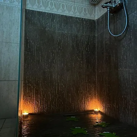 Npazar * Τίρανα